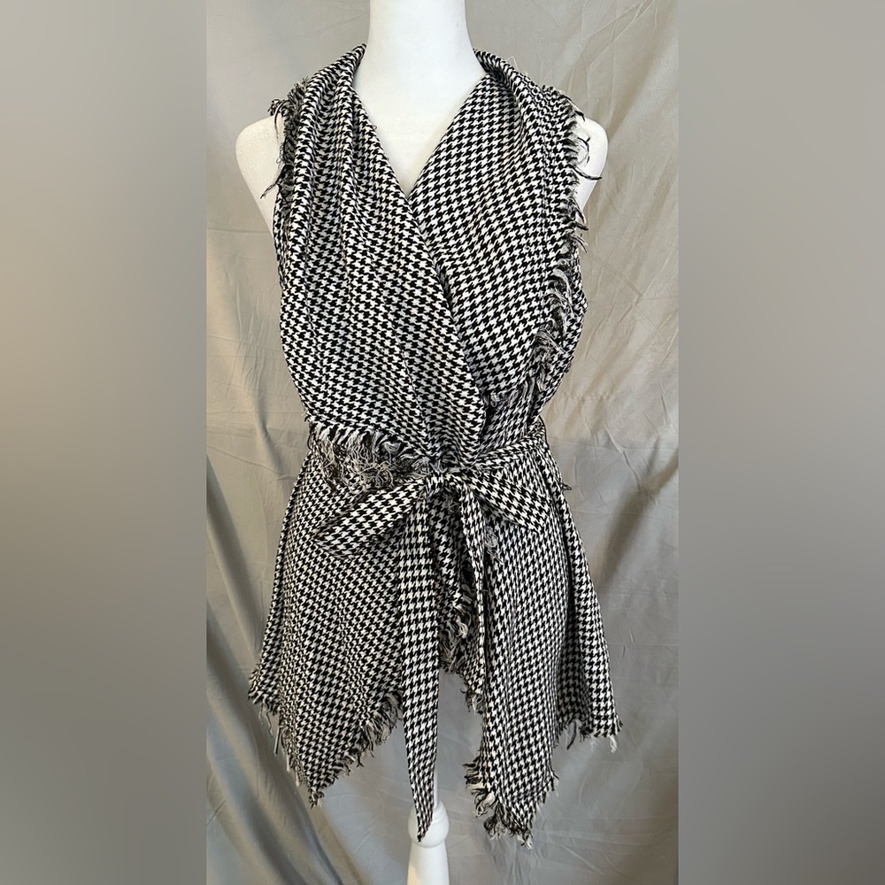 SHEIN Monochrome Houndstooth Tie Vest